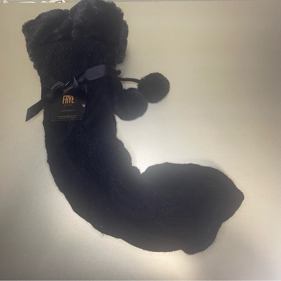 NWT FRYE Cable Knit Boots/Home Socks Fur Pom Pom - One Size - Picture 3 of 7